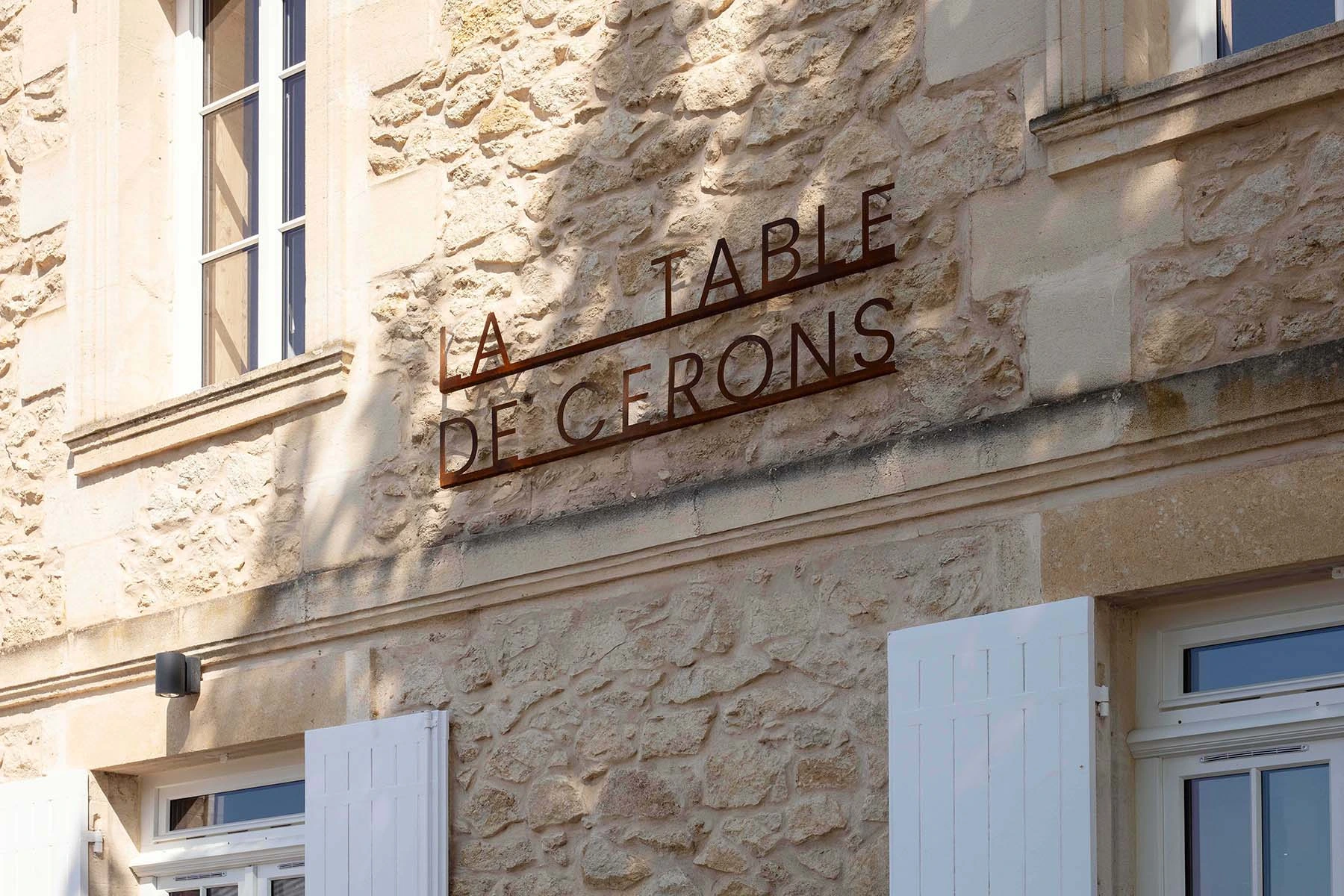 zoom sur l'enseigne La Table de Cérons