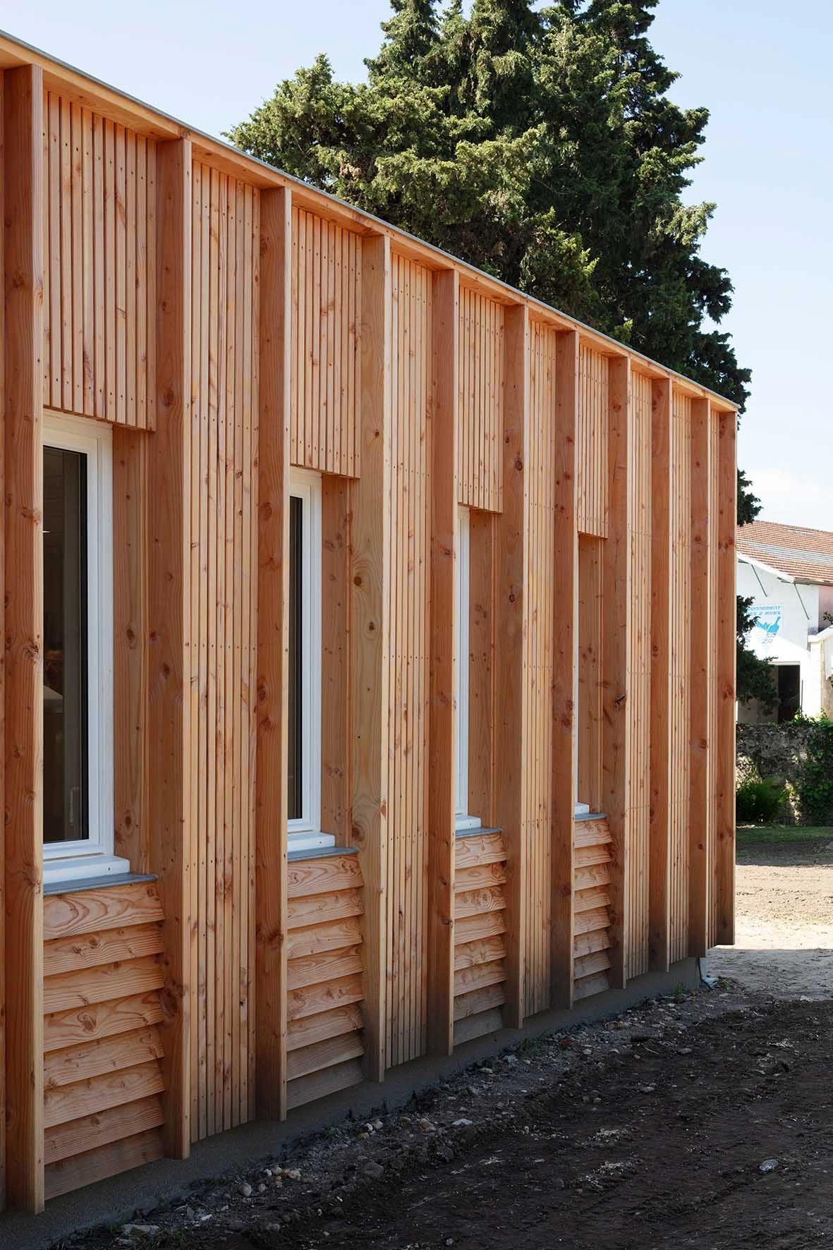 focus sur le bardage bois de l'extension de la cuisine